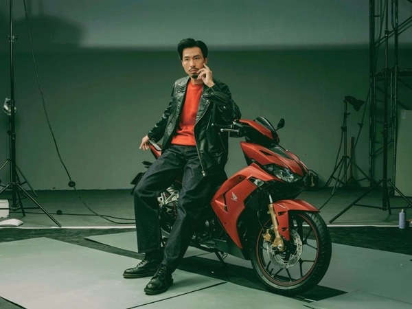 Nếu về chung một nhà, Hoàng Thùy Linh và Đen Vâu sở hữu khối tài sản "khủng" cỡ nào? Nếu về chung một nhà, Hoàng Thùy Linh và Đen Vâu sở hữu khối tài sản "khủng" cỡ nào?