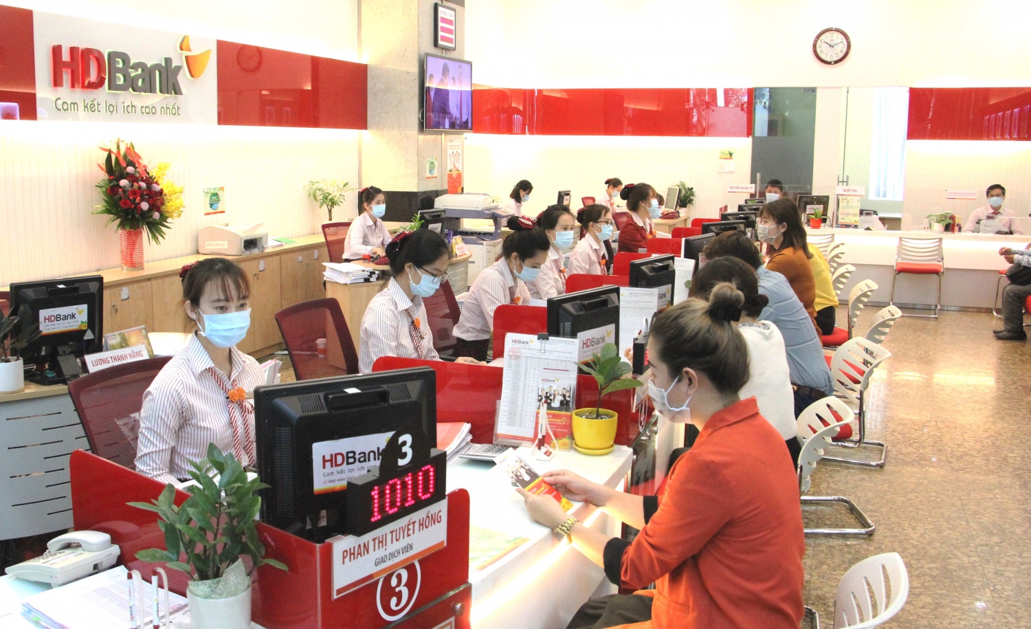 Tin ngân hàng ngày 17/4: TPBank triển khai gói 3.000 tỷ đồng cho vay với lãi suất chỉ từ 4,5% Tin ngân hàng ngày 17/4: TPBank triển khai gói 3.000 tỷ đồng cho vay với lãi suất chỉ từ 4,5%