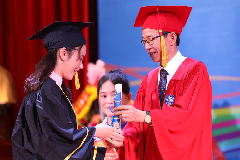 Hiệu trưởng trường ĐH Sư phạm Hà Nội Nguyễn Văn Minh: Thầy biết ơn các em! Hiệu trưởng trường ĐH Sư phạm Hà Nội Nguyễn Văn Minh: Thầy biết ơn các em!