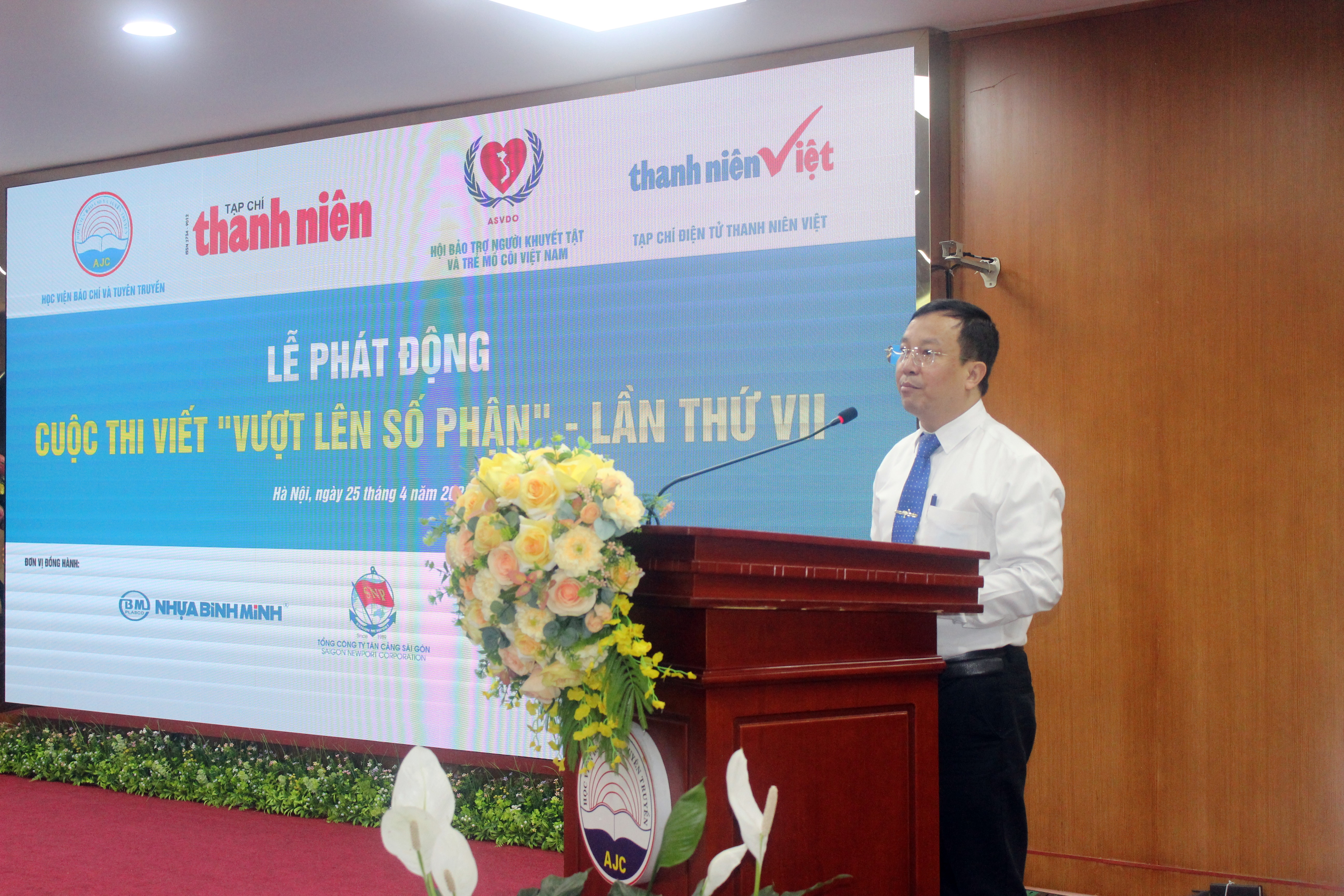Tạp chí Thanh niên phát động cuộc thi viết "Vượt lên số phận" lần thứ VII