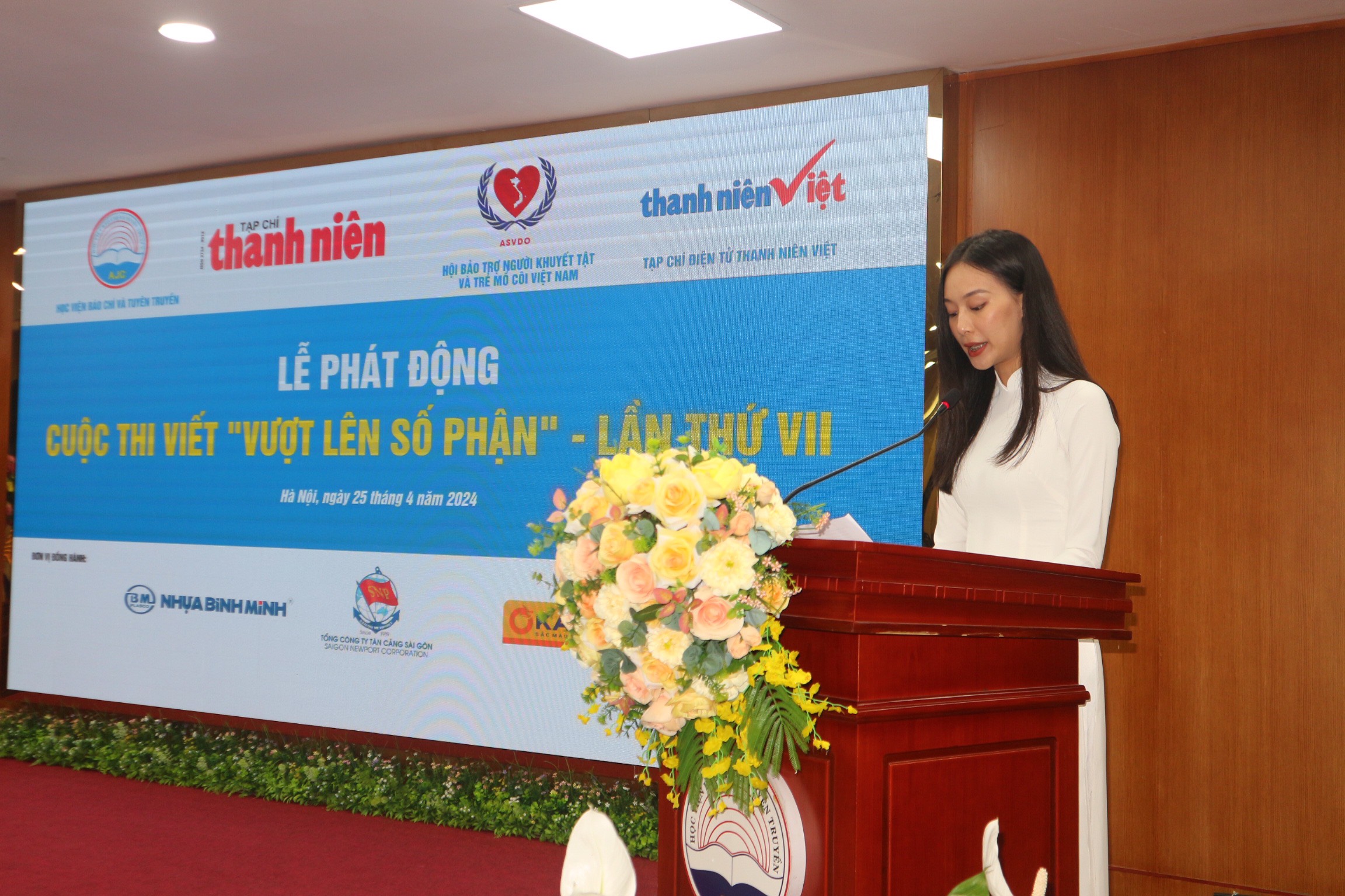 Tạp chí Thanh niên phát động cuộc thi viết "Vượt lên số phận" lần thứ VII Tạp chí Thanh niên phát động cuộc thi viết "Vượt lên số phận" lần thứ VII