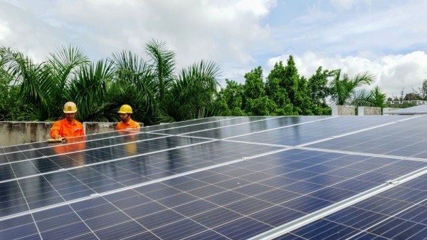 Lý do điện mặt trời mái nhà tự sản tự tiêu dư thừa lên lưới giá 0 đồng