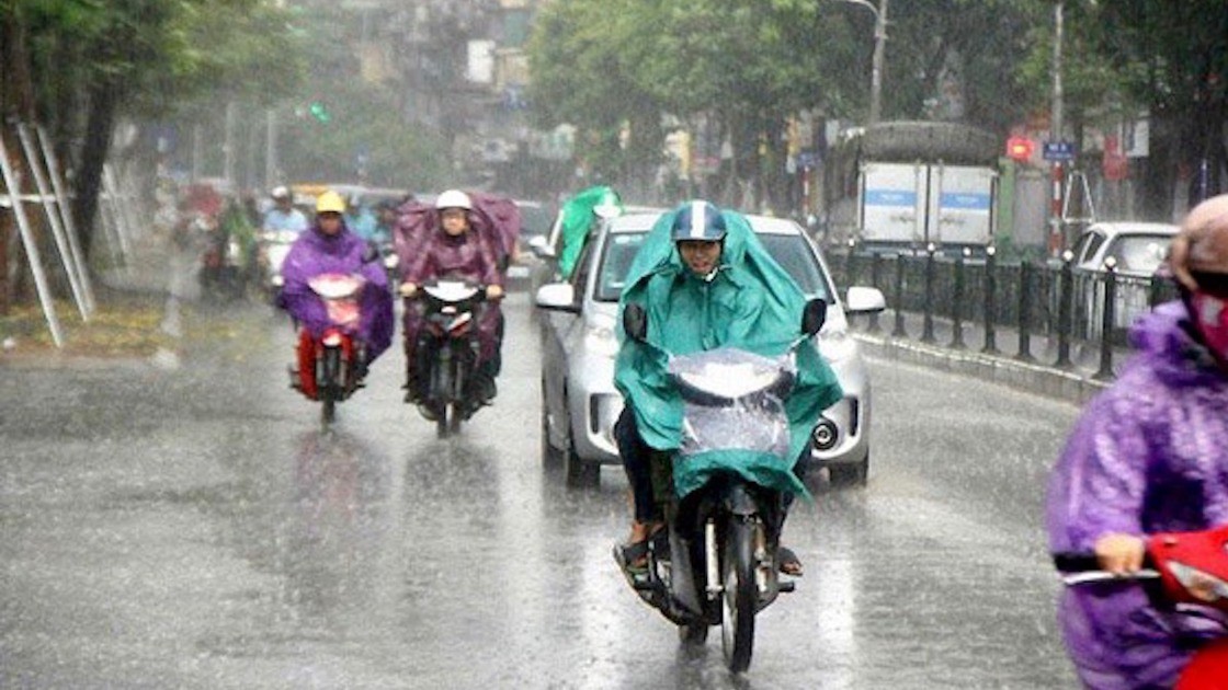 Hà Nội và nhiều địa phương phía Bắc chuẩn bị phương án ứng phó với mưa dông