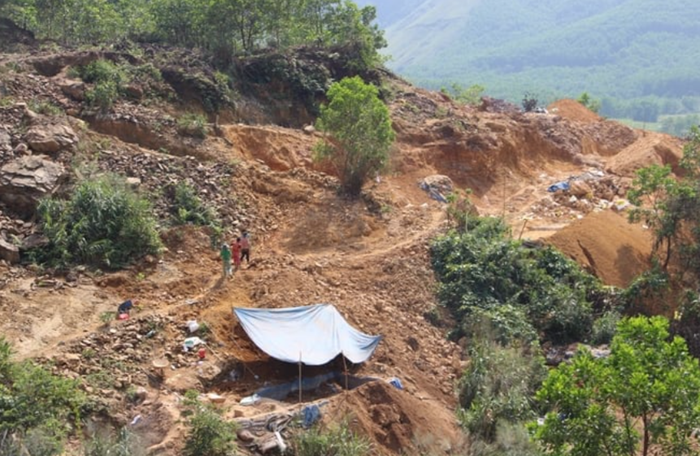 Phát hiện 12 mỏ vàng trữ lượng khoảng 10 tấn ở Trung Trung Bộ Phát hiện 12 mỏ vàng trữ lượng khoảng 10 tấn ở Trung Trung Bộ