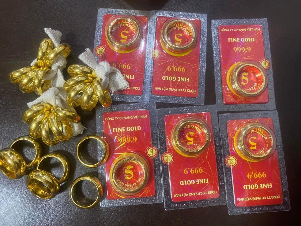 Giá vàng hôm nay (13/4): Vàng trong nước tăng dữ dội Giá vàng hôm nay (13/4): Vàng trong nước tăng dữ dội