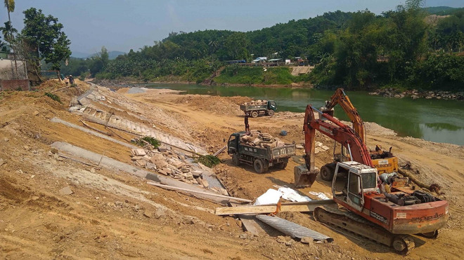 Tập trung nguồn lực, tái định cư cho hàng nghìn người dân vùng sạt lở