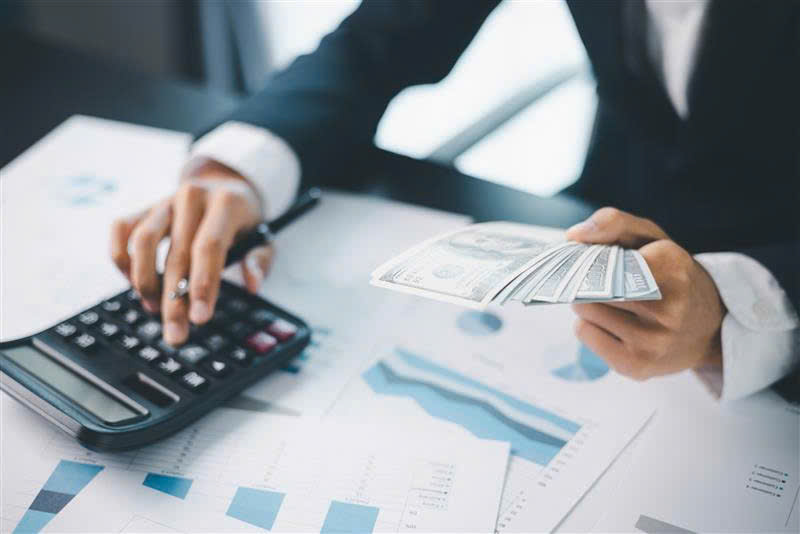 Cười ra nước mắt chuyện lương nhân viên bảo hiểm mỗi tháng mua được một lượng vàng Cười ra nước mắt chuyện lương nhân viên bảo hiểm mỗi tháng mua được một lượng vàng