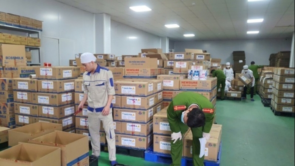 Sữa giả, thuốc giả tràn lan trên thị trường, ai chịu trách nhiệm?