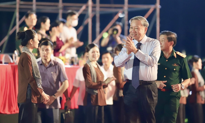 TP. HCM sẽ là trung tâm liên kết phát triển toàn diện giữa thành phố và vùng TP. HCM sẽ là trung tâm liên kết phát triển toàn diện giữa thành phố và vùng