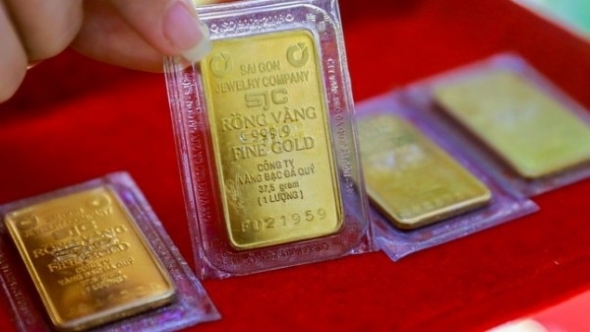 Giá vàng lên “đỉnh nóc” chỉ sau vài giờ