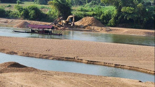 Nghệ An: Thành lập đoàn kiểm tra 53 doanh nghiệp khai thác cát, sỏi