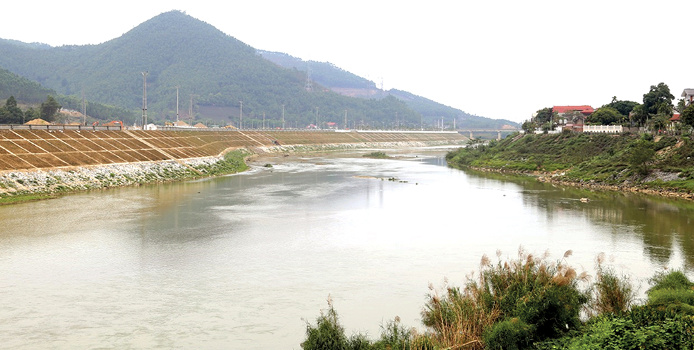 Phú Thọ kiểm soát ô nhiễm nguồn nước trên các lưu vực sông Phú Thọ kiểm soát ô nhiễm nguồn nước trên các lưu vực sông