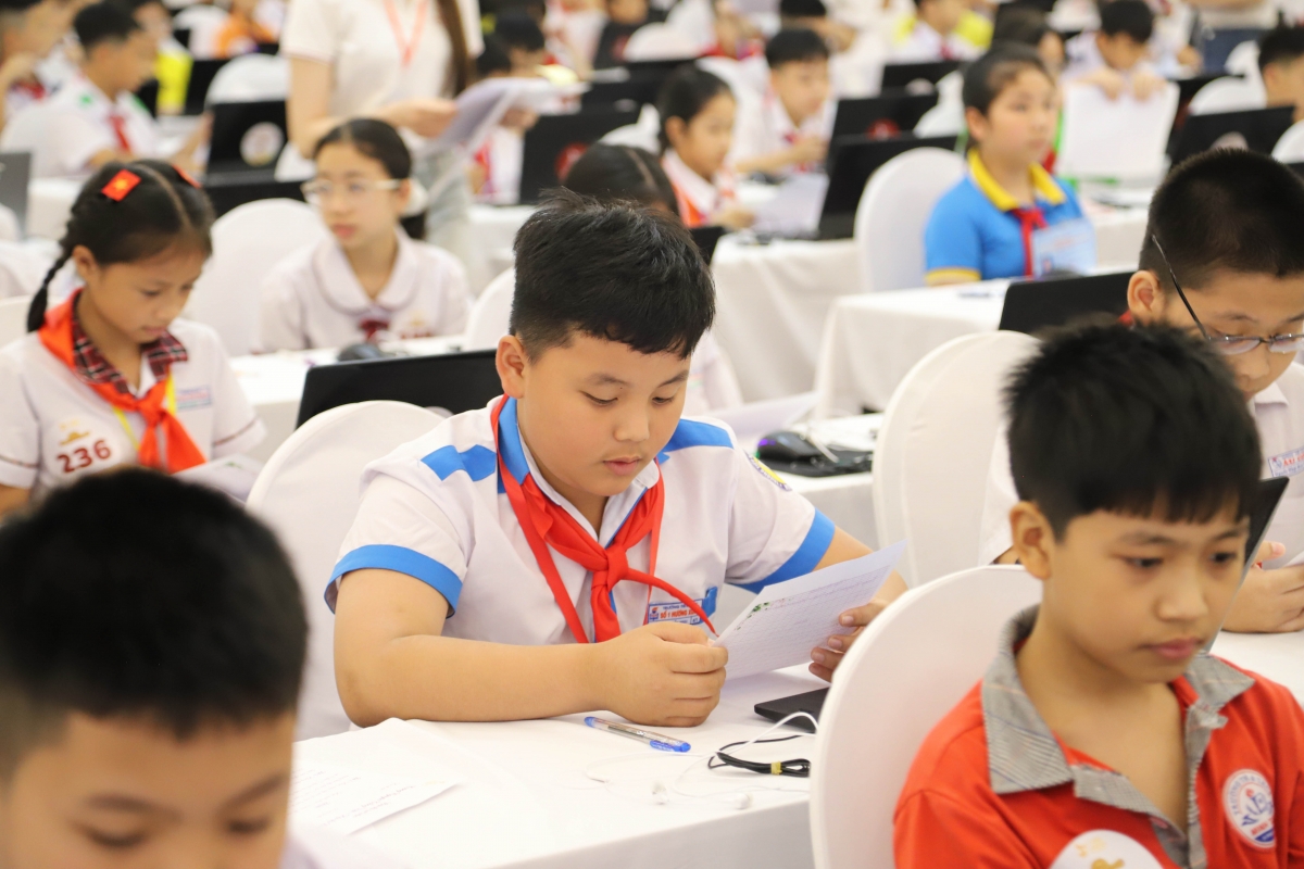 372 thí sinh trên 48 tỉnh thành hào hứng tranh giải Trạng nguyên Tiếng Việt 372 thí sinh trên 48 tỉnh thành hào hứng tranh giải Trạng nguyên Tiếng Việt