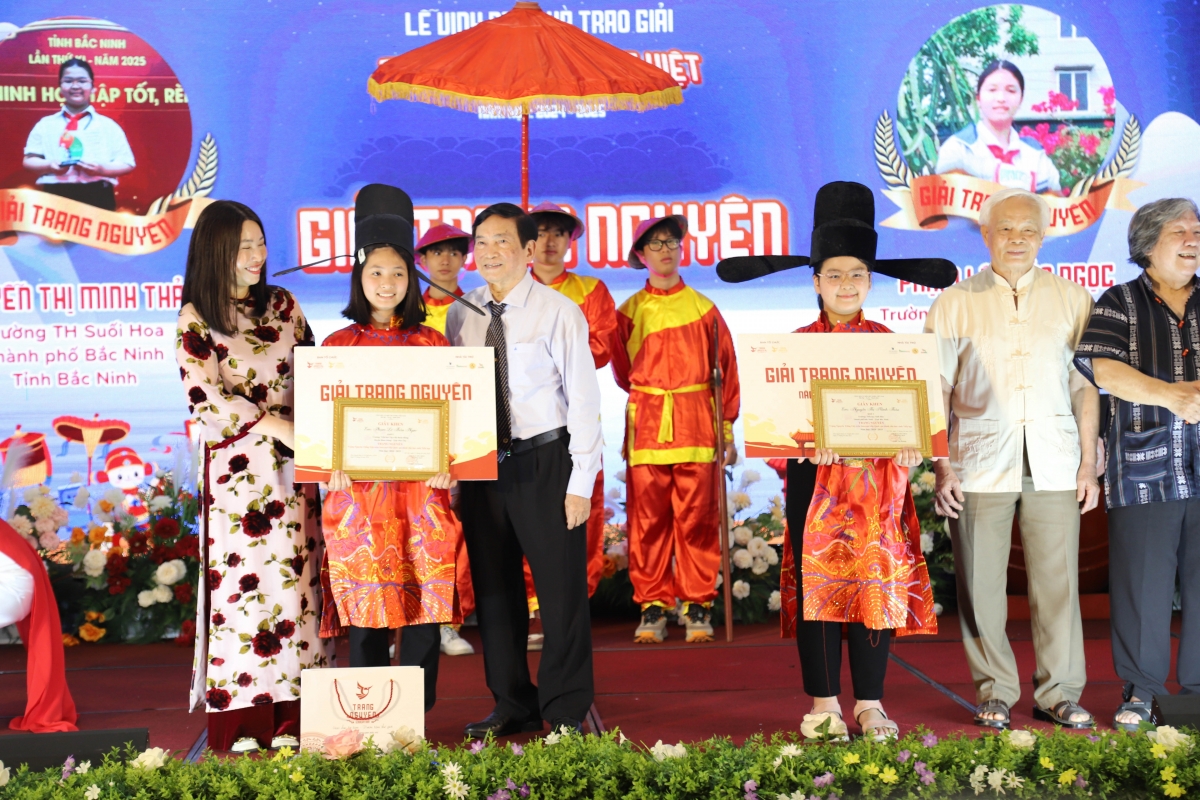 Trạng nguyên Tiếng Việt: Tôn vinh giá trị, ghi nhận hiền tài Trạng nguyên Tiếng Việt: Tôn vinh giá trị, ghi nhận hiền tài