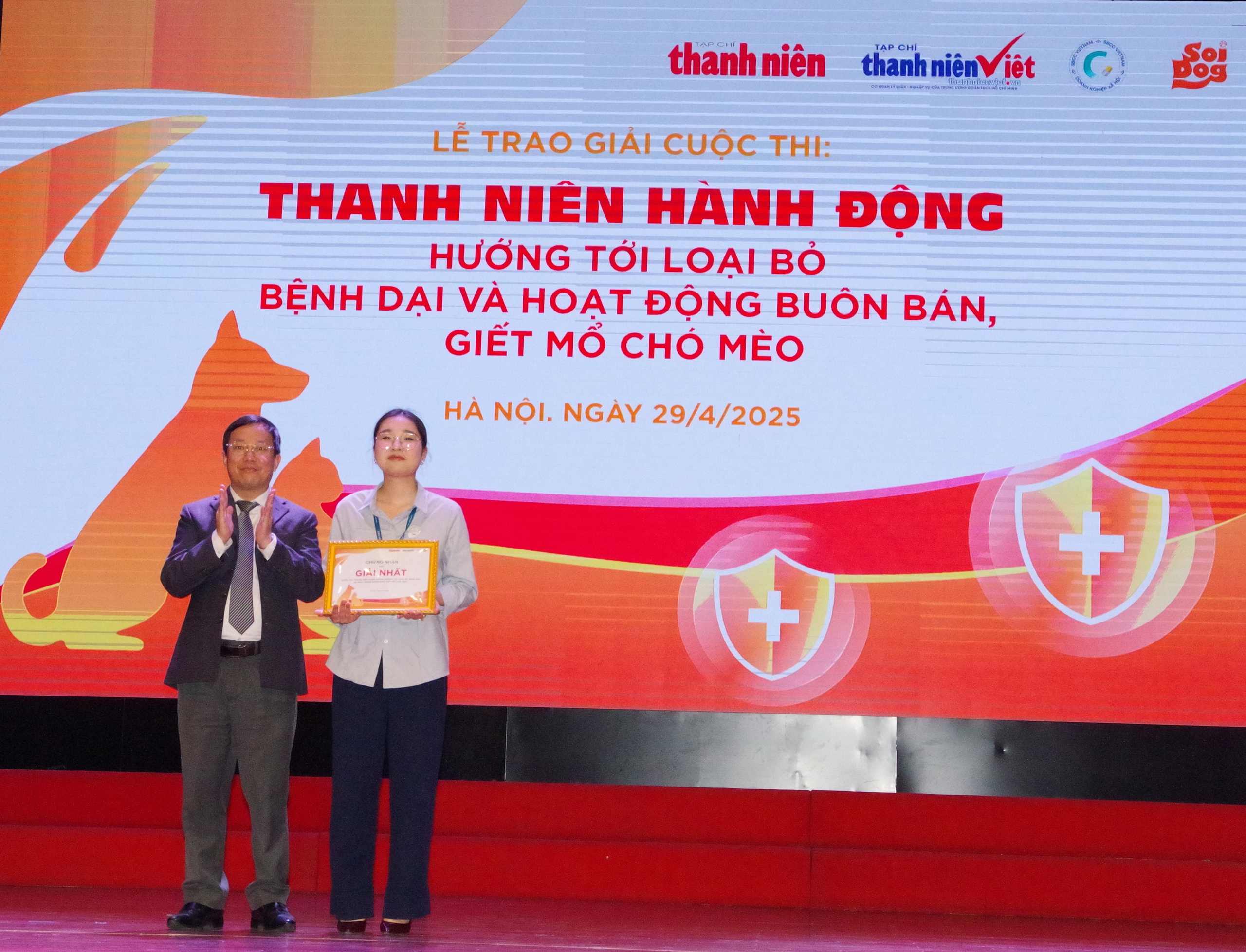 Trao giải cuộc thi "Thanh niên hành động - Hướng tới loại bỏ bệnh dại và hoạt động buôn bán, giết mổ chó mèo"