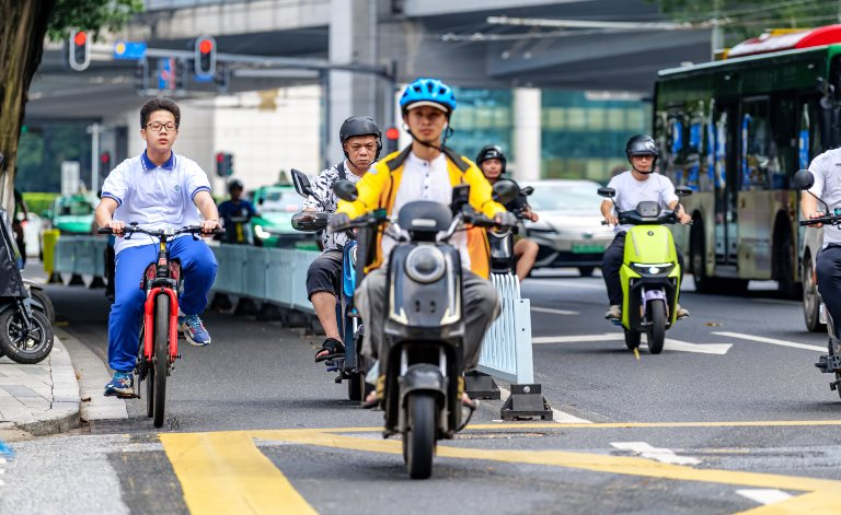 Trung Quốc đẩy mạnh xây dựng hệ thống thu hồi, tái chế pin lithium