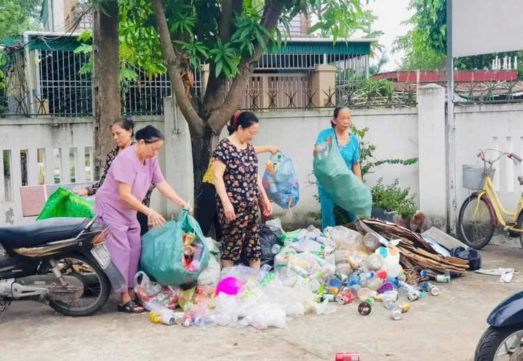 Nâng cao ý thức cộng đồng trong phân loại rác tại nguồn Nâng cao ý thức cộng đồng trong phân loại rác tại nguồn
