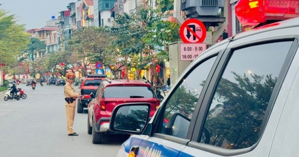 Giải quyết dứt điểm" điểm nghẽn" đô thị và ùn tắc giao thông Thủ đô