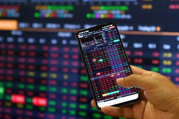 Nhận định phiên giao dịch ngày 13/4: Có thể giải ngân từng phần tại các nhịp rung lắc