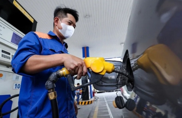 Từ chính sách thuế xăng dầu đến tư duy quản trị mới