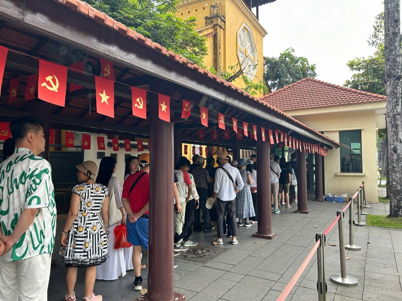 Hà Nội thu hút du khách với điểm đến di sản và "hành trình du lịch xanh" dịp nghỉ lễ