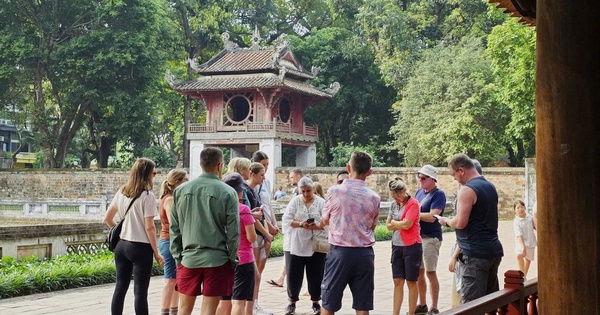 Hà Nội thu hút du khách với điểm đến di sản và "hành trình du lịch xanh" dịp nghỉ lễ