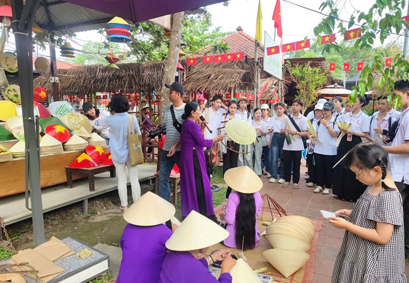 Quản lý chất thải nhựa, khuyến khích người dân sử dụng sản phẩm thân thiện môi trường