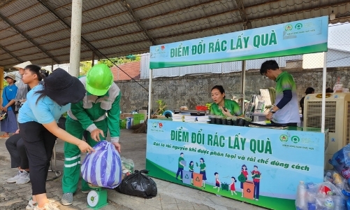 Quản lý chất thải nhựa, khuyến khích người dân sử dụng sản phẩm thân thiện môi trường
