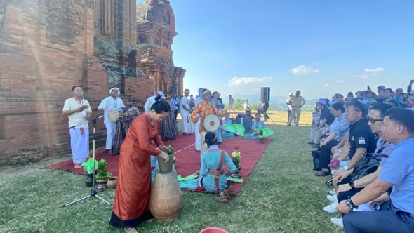 Bình Định: Trải nghiệm chuyến tàu du lịch Hành trình văn hóa về miền Đất Võ