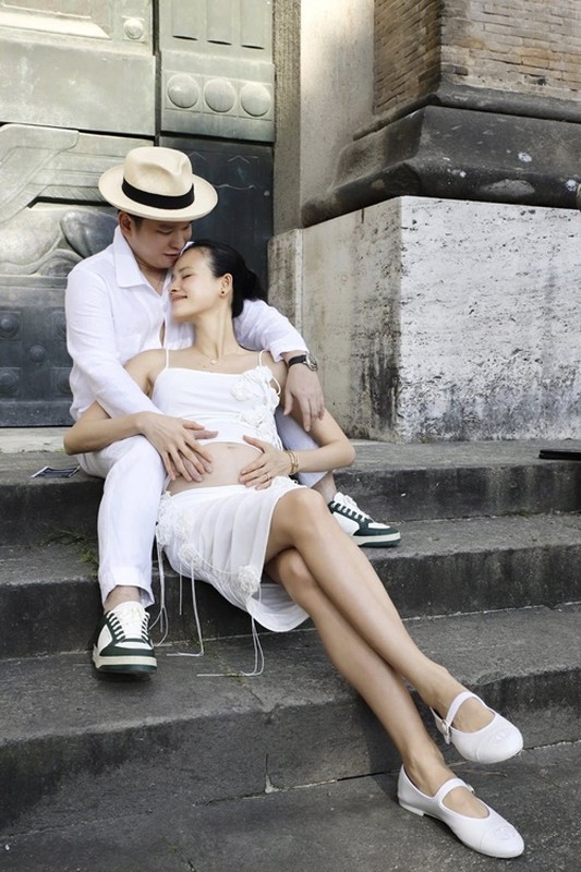 Siêu mẫu Tuyết Lan xác nhận mang bầu con đầu lòng Siêu mẫu Tuyết Lan xác nhận mang bầu con đầu lòng