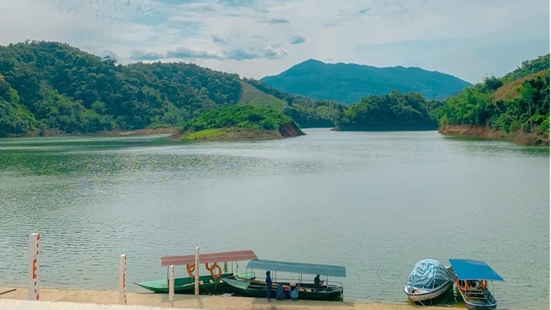 Bắc Kạn phát triển du lịch sinh thái tại hồ Nặm Cắt