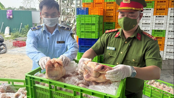 Ngăn chặn, tiến tới chấm dứt tình trạng buôn lậu, hàng giả, không đảm bảo chất lượng