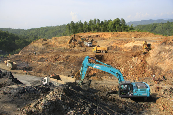 Lào Cai: Tăng cường công tác bảo vệ môi trường trong hoạt động khai khoáng, công nghiệp