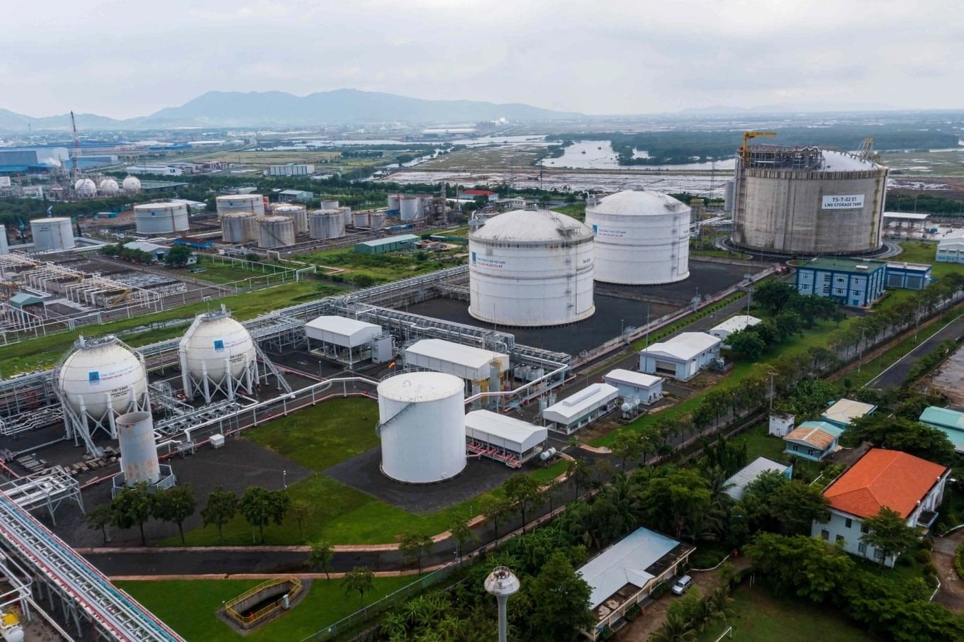 Đảm bảo nguồn điện trong điều kiện thời tiết diễn biến phức tạp Đảm bảo nguồn điện trong điều kiện thời tiết diễn biến phức tạp