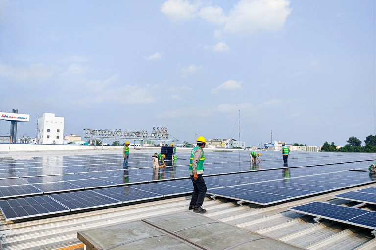 TPHCM thúc đẩy phát triển điện mặt trời mái nhà, hướng tới sử dụng năng lượng xanh TPHCM thúc đẩy phát triển điện mặt trời mái nhà, hướng tới sử dụng năng lượng xanh