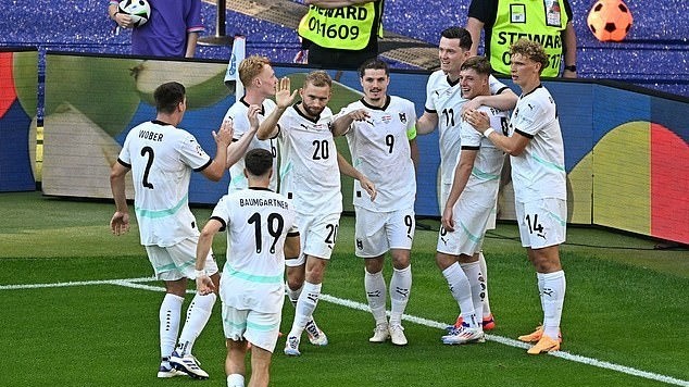 Xác định 11 đội vào vòng 1/8 EURO 2024