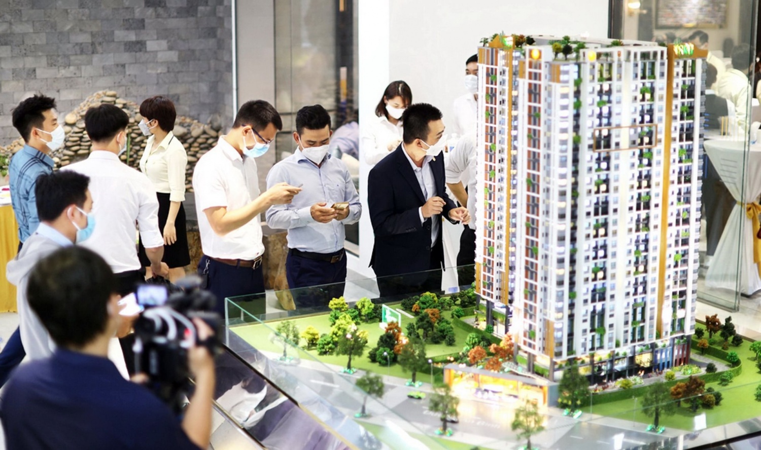 Điểm tin xây dựng - bất động sản ngày 7/6: Bộ Xây dựng thí điểm Trung tâm giao dịch BĐS Điểm tin xây dựng - bất động sản ngày 7/6: Bộ Xây dựng thí điểm Trung tâm giao dịch BĐS