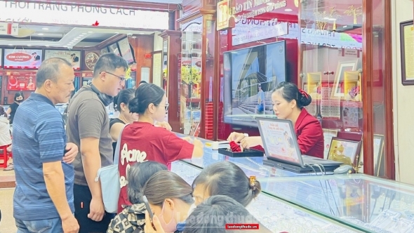 Giá vàng hôm nay (8/6): Vàng trong nước "trượt dốc"