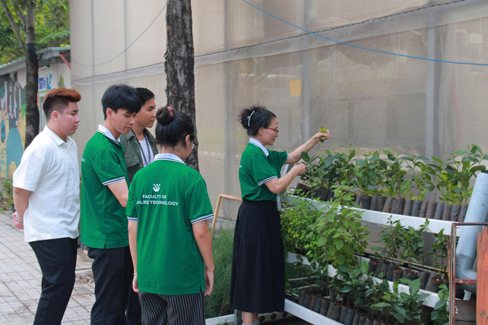 Sinh viên Đại học Văn Lang hành động vì môi trường, biển đảo Sinh viên Đại học Văn Lang hành động vì môi trường, biển đảo
