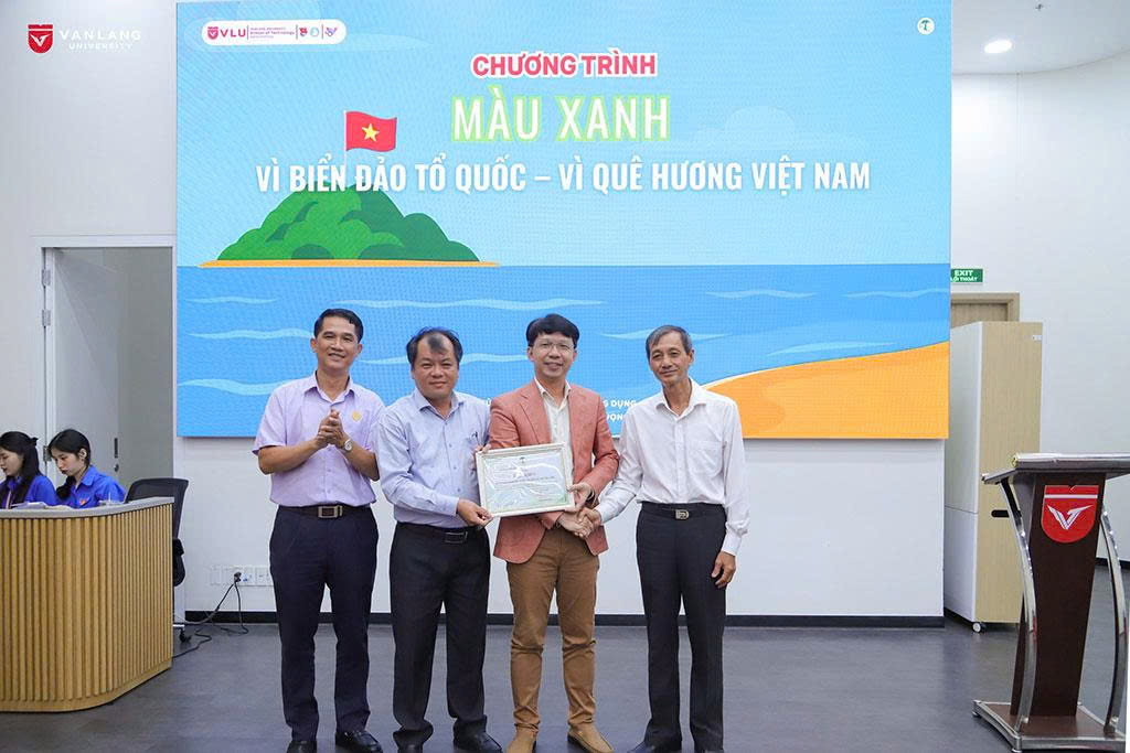 Sinh viên Đại học Văn Lang hành động vì môi trường, biển đảo Sinh viên Đại học Văn Lang hành động vì môi trường, biển đảo