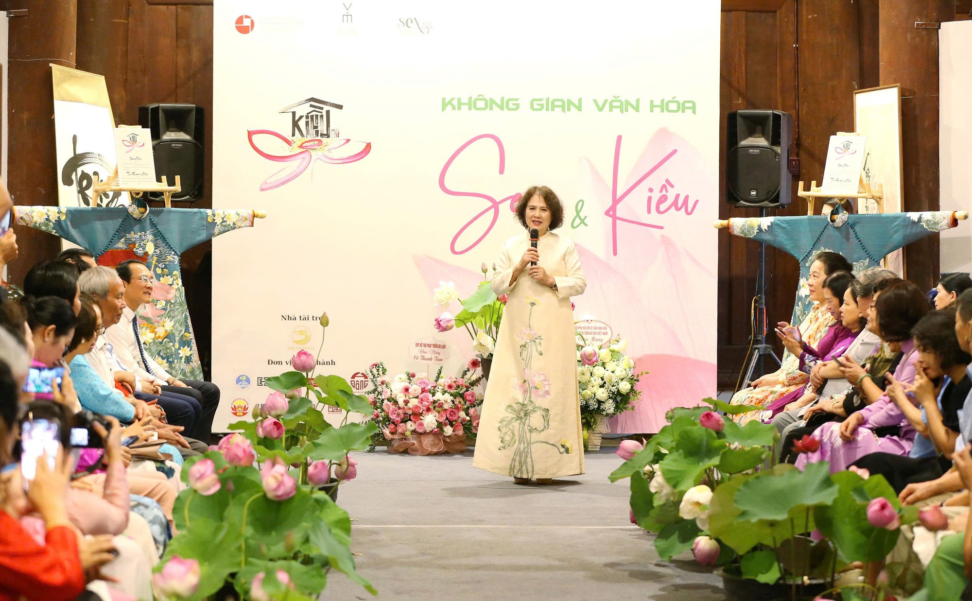 Không gian văn hóa Sen và Kiều - Mang chiều sâu văn hóa, tâm hồn người Việt Không gian văn hóa Sen và Kiều - Mang chiều sâu văn hóa, tâm hồn người Việt