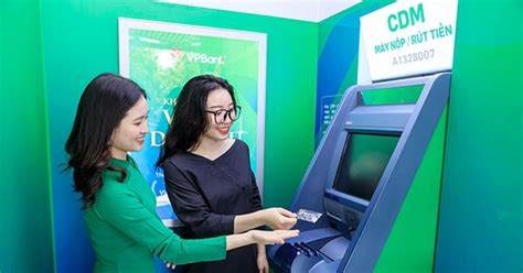 Điểm tin ngân hàng ngày 13/6: HDBank dẫn đầu hệ thống ngân hàng về hiệu quả sinh lời trên vốn chủ Điểm tin ngân hàng ngày 13/6: HDBank dẫn đầu hệ thống ngân hàng về hiệu quả sinh lời trên vốn chủ