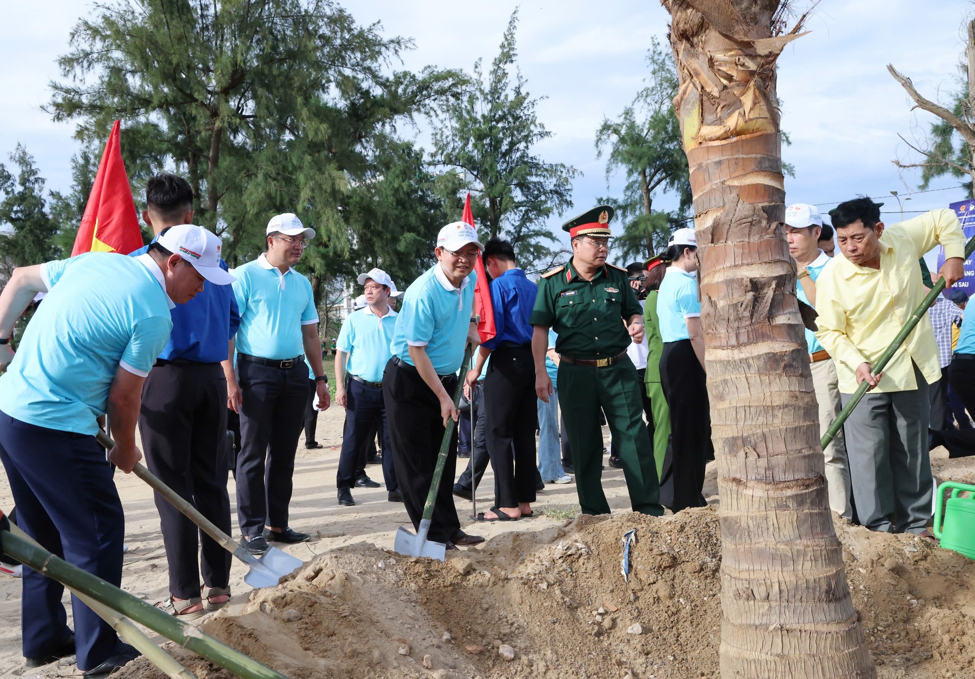 Phát động quốc gia Phong trào toàn dân bảo vệ môi trường, vì một Việt Nam xanh - sạch - đẹp