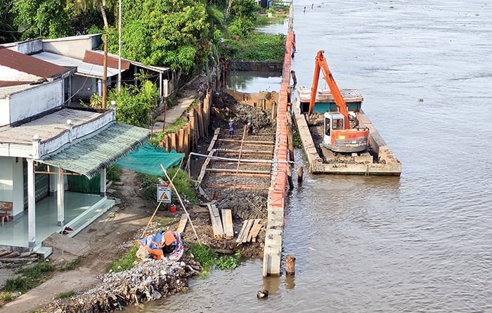 Sạt lở bờ sông ở Cần Thơ diễn biến phức tạp