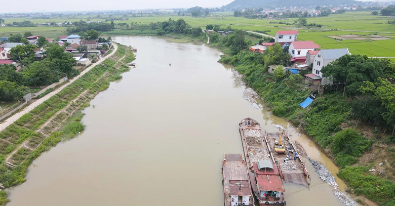 Đẩy nhanh công tác duy tu, nâng cấp đê điều, công trình thủy lợi trước mùa mưa lũ