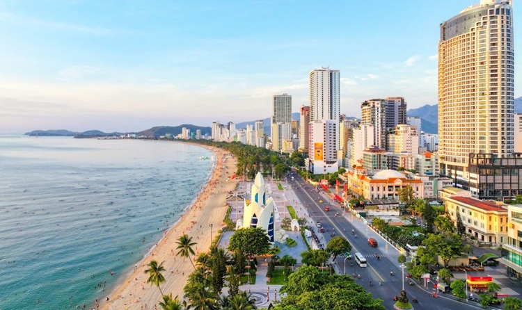Khánh Hòa: Ưu tiên đầu tư hạ tầng môi trường, thích ứng biến đổi khí hậu
