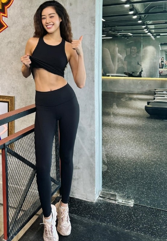 Khánh Vân lộ vòng eo săn chắc, Quỳnh Kool khoe vóc dáng cực đỉnh Khánh Vân lộ vòng eo săn chắc, Quỳnh Kool khoe vóc dáng cực đỉnh