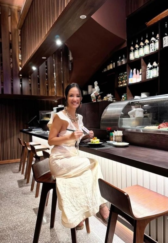 Khánh Vân lộ vòng eo săn chắc, Quỳnh Kool khoe vóc dáng cực đỉnh Khánh Vân lộ vòng eo săn chắc, Quỳnh Kool khoe vóc dáng cực đỉnh