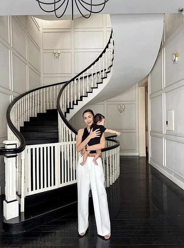 Tăng Thanh Hà hạnh phúc viên mãn bên chồng đại gia và ba con Tăng Thanh Hà hạnh phúc viên mãn bên chồng đại gia và ba con