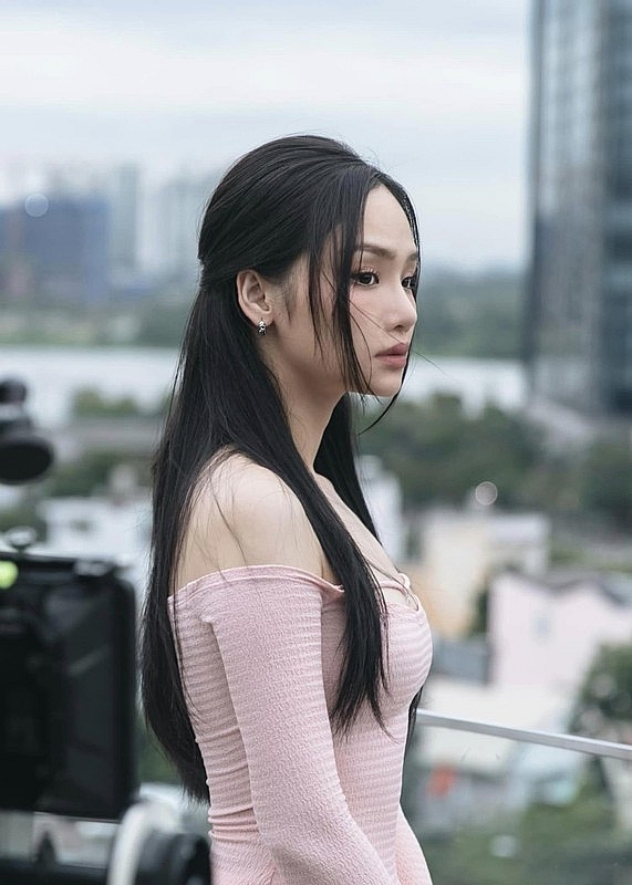 Cuộc sống độc thân, giàu có của Miu Lê ở tuổi 33 Cuộc sống độc thân, giàu có của Miu Lê ở tuổi 33